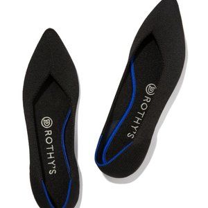 Rothy's pointed flats in black, size 7